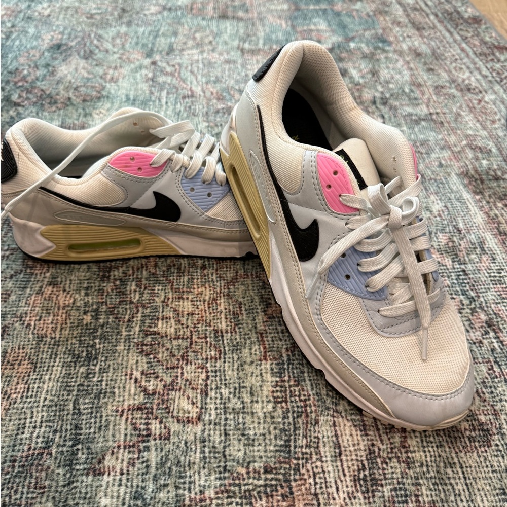 Nike Women's Nike air max Multicolor Sneakers